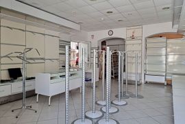 ISTRA, LABIN - Prostran poslovni prostor na frekventnoj lokaciji, Labin, Propriedade comercial