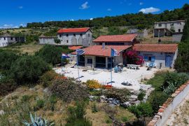 VRANA, PAKOŠTANE - PRILIKA! Jedinstvena kamena kuća sa spektakularnim pogledom, Pakoštane, House