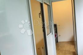 ODLIČAN STAN U SRCU DUBRAVE- TOP LOKACIJA, Gornja Dubrava, Appartement