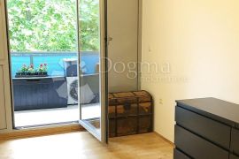 ODLIČAN STAN U SRCU DUBRAVE- TOP LOKACIJA, Gornja Dubrava, Appartement