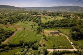 Građevinsko zemljište Istarsko imanje sa pogledom na Učku u Kršanu, Kršan, Arazi