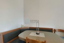 Apartman prodaja Turanj 40 m2, 100m od mora, Sveti Filip I Jakov, Stan