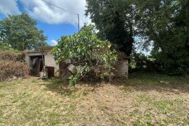 Kuća za Renovaciju s Građevinskim Zemljištem - Barban, Barban, House