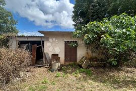 Kuća za Renovaciju s Građevinskim Zemljištem - Barban, Barban, House