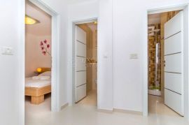 CRIKVENICA - APARTMAN U PRIZEMLJU 150 M OD MORA, Crikvenica, Διαμέρισμα