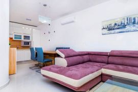 CRIKVENICA - APARTMAN U PRIZEMLJU 150 M OD MORA, Crikvenica, Διαμέρισμα