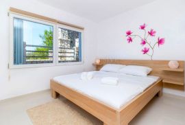 CRIKVENICA - APARTMAN U PRIZEMLJU 150 M OD MORA, Crikvenica, Διαμέρισμα