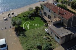 Istra, Novigrad, okolica, jedinstvena autohtona istarska kuća s okućnicom - samo 30 metara od mora, Novigrad, Famiglia