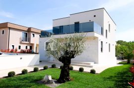 Istra, Poreč - luksuzna moderna vila sa bazenom, Poreč, House