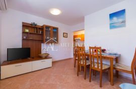 Istra, Novigrad - prekrasan stan sa bazenom na mirnoj i lijepoj lokaciji, Novigrad, Appartment