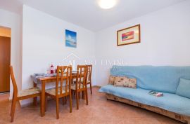 Istra, Novigrad - prekrasan stan sa bazenom na mirnoj i lijepoj lokaciji, Novigrad, Appartment