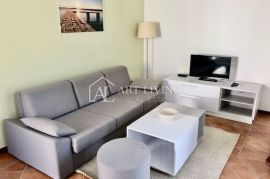 ISTRA, PULA, okolica - atraktivan stan u prizemlju u neposrednoj blizini mora (150m), Pula, Apartamento