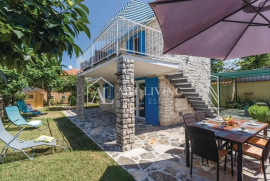 Istra, Umag, okolica - kamena kuća na TOP lokaciji 50 metara od mora, Umag, Famiglia