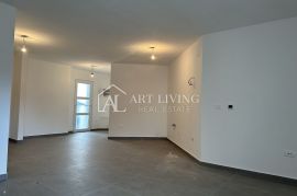 Umag - okolica, prelijep stan u prizemlju na atraktivnoj lokaciji  samo 150 m od mora, Umag, Appartement