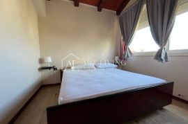 Umag-okolica, Apartmanska kuća na TOP lokaciji 60 m od plaže, Umag, Kuća