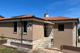 Umag-okolica, Kuća na TOP lokaciji 150 m od mora s pogledom na more, Umag, House