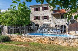 Oprtalj, autohtona kamena istarska vila sa bazenom, Oprtalj, Famiglia