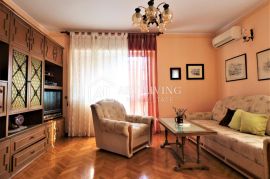 Umag, Stan 151 m2 na 1. katu kuće  500 m od mora, Umag, Apartamento