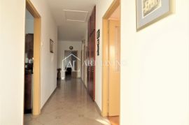 Umag, Stan 151 m2 na 1. katu kuće  500 m od mora, Umag, Apartamento