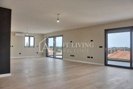 Poreč, Luksuzan penthouse u novogradnji 500 m od mora, Poreč, Stan