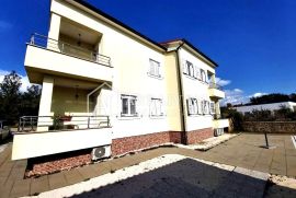 Rovinj-okolica, apartmanka kuća s bazenom, Rovinj, Famiglia