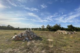 Bale , Izuzetno vrijedno poljoprivredno zemljište 1,3 km od mora, Bale, Terra