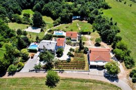 Istra, Žminj, Kompleks obiteljskog imanja na 10 000 m2, Žminj, Σπίτι