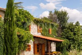 ISTRA, LUPOGLAV - Autohtona istraska kamena kuća na osami, Lupoglav, House