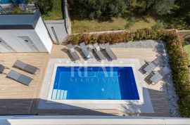 Fažana moderna villa 360m2 sa panoramskim pogledom na more !, Fažana, Famiglia