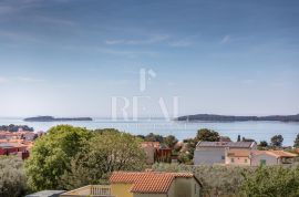 Fažana moderna villa 360m2 sa panoramskim pogledom na more !, Fažana, Ev