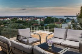 Fažana moderna villa 360m2 sa panoramskim pogledom na more !, Fažana, Дом