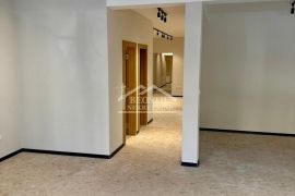 Čukarica - Banovo brdo - 191m2 ID#20746, Čukarica, Commercial property