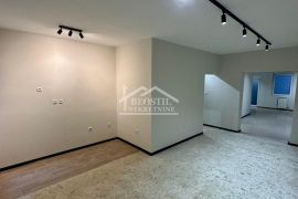 Čukarica - Banovo brdo - 191m2 ID#20746, Čukarica, Commercial property