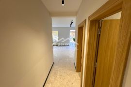 Čukarica - Banovo brdo - 191m2 ID#20746, Čukarica, Commercial property