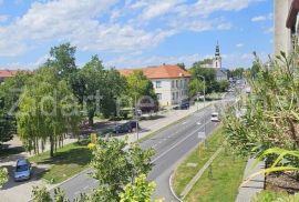 Stara Pazova, centar, povoljno, Stara Pazova, Apartamento