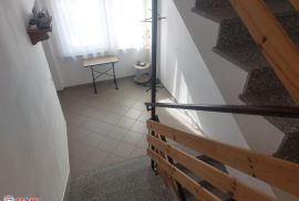 ISTRA, UMAG, APARTMANSKA KUĆA SA LIJEPOM OKUĆNICOM I POGLEDOM NA MORE, Umag, Ev