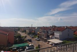 ISTRA, UMAG, APARTMANSKA KUĆA SA LIJEPOM OKUĆNICOM I POGLEDOM NA MORE, Umag, Casa