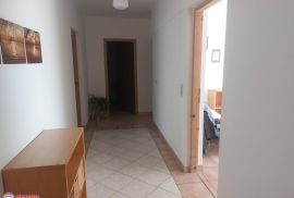 ISTRA, UMAG, APARTMANSKA KUĆA SA LIJEPOM OKUĆNICOM I POGLEDOM NA MORE, Umag, House