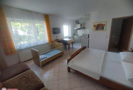 ISTRA, UMAG, APARTMANSKA KUĆA SA LIJEPOM OKUĆNICOM I POGLEDOM NA MORE, Umag, Haus