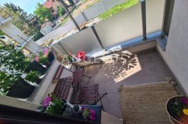 Zagrebm, Stenjevec - Lijep 4-sobni  stan sa vrtom i garažom, Stenjevec, Apartamento