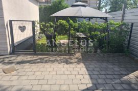 Zagrebm, Stenjevec - Lijep 4-sobni  stan sa vrtom i garažom, Stenjevec, Apartamento