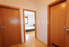 Zagreb, Vrbani - Lijep trosobni stan 80m2 sa velikom loggiom, Trešnjevka - Jug, Apartamento