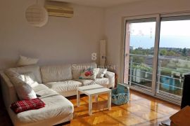PEHLIN, sunčan stan od 69 m2 sa balkonom, Rijeka, Appartement
