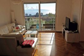 PEHLIN, sunčan stan od 69 m2 sa balkonom, Rijeka, Appartamento