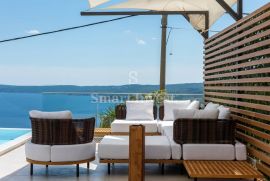 CRIKVENICA, moderna villa sa bazenom i pogledom na more, Crikvenica, Дом