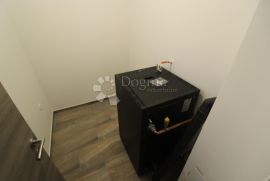 STAN U NOVOGRADNJI 3S+DB SA VELIKOM TERASOM!, Rijeka, Appartment