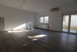 STAN U NOVOGRADNJI 3S+DB SA VELIKOM TERASOM!, Rijeka, Appartment