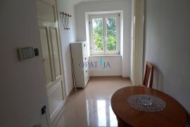 Opatija, Volosko, stan u staroj vili s terasom, Opatija, Appartement