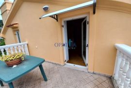 Opatija, Volosko, stan u staroj vili s terasom, Opatija, Apartamento