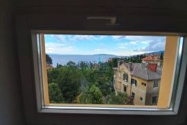 Opatija, Volosko, stan u staroj vili s terasom, Opatija, Appartment